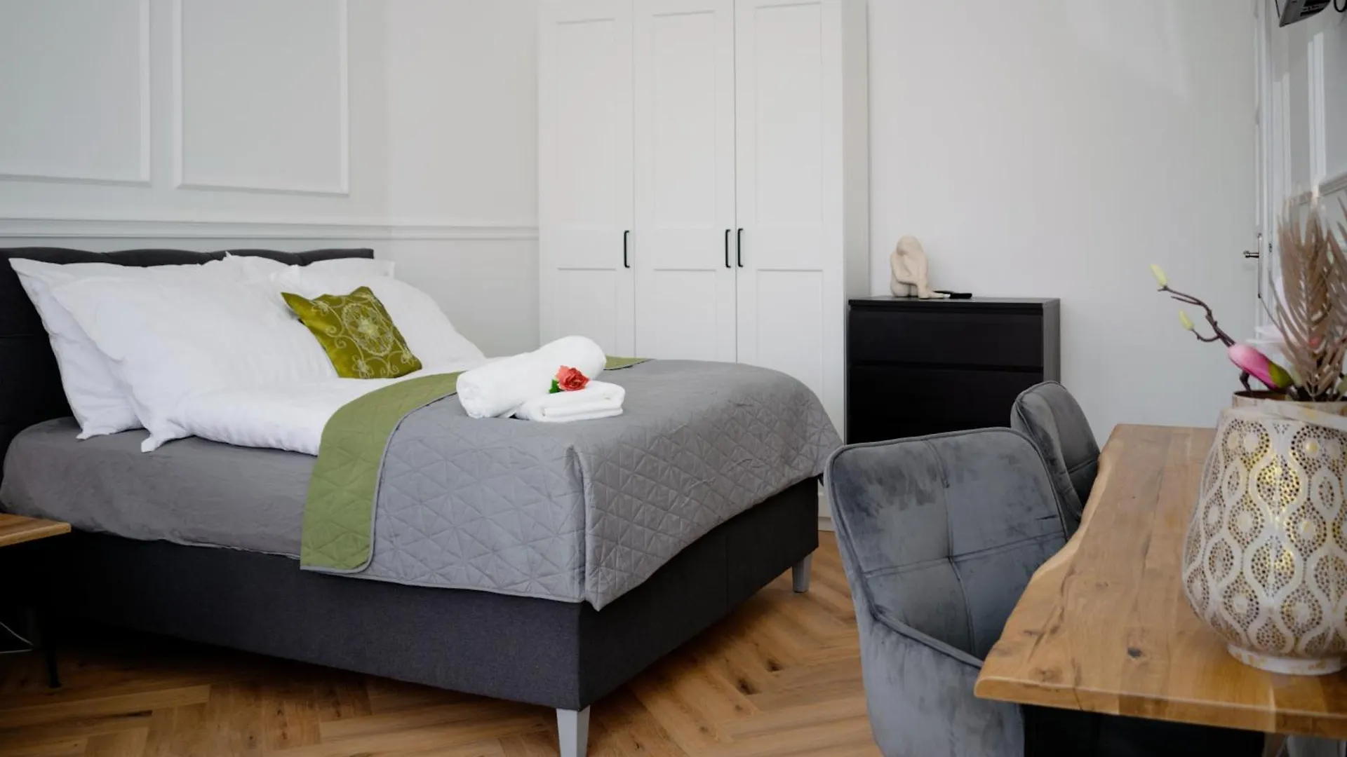 Pedestrian Apartment, The Best Location Budapest 0*,