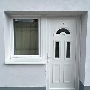 Jo Minosegu Lakasok Kivalo Kozlekedes Mellett Apartment